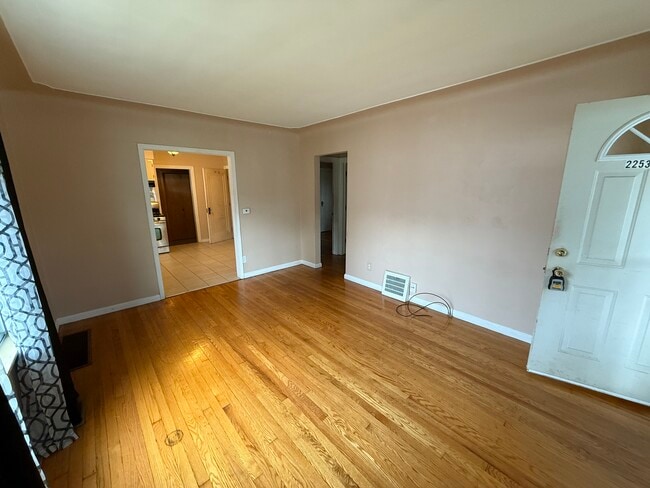 Building Photo - 22538 Raven Ave