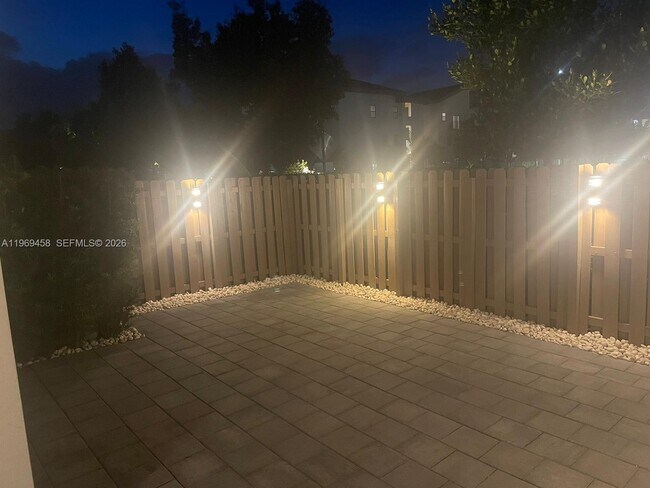 Building Photo - 10445 NW 81st Terrace