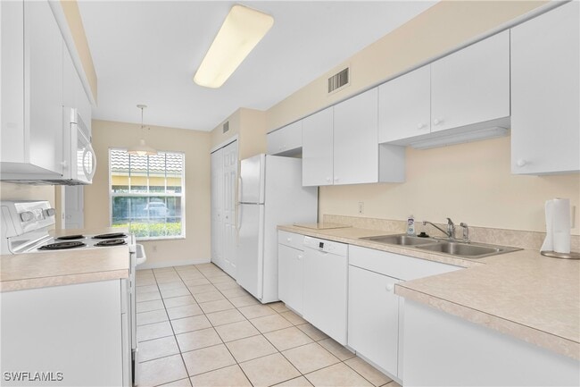 Building Photo - 25735 Lake Amelia Way