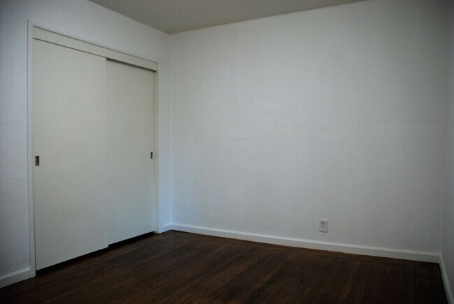 Building Photo - 52 Tamalpais Ave