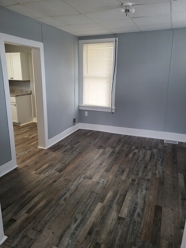 Dining room - 708 State St