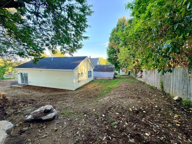 Building Photo - 24 Creeper Hill Rd