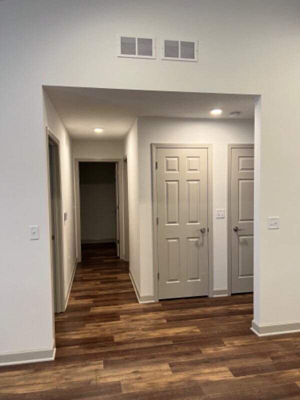 Building Photo - 455 Stewart Ct