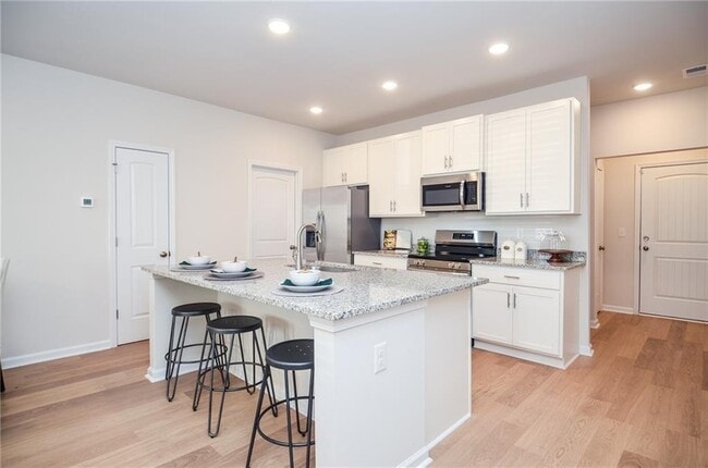 Building Photo - 4551 High Rdg Ct