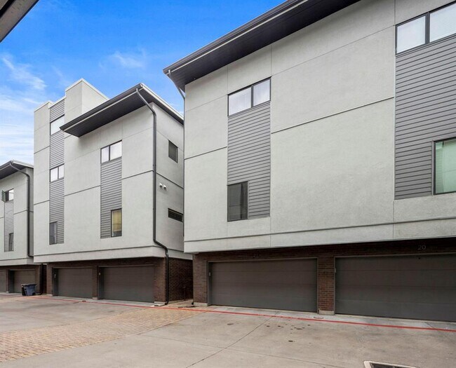 Building Photo - 1702 S Lamar Blvd
