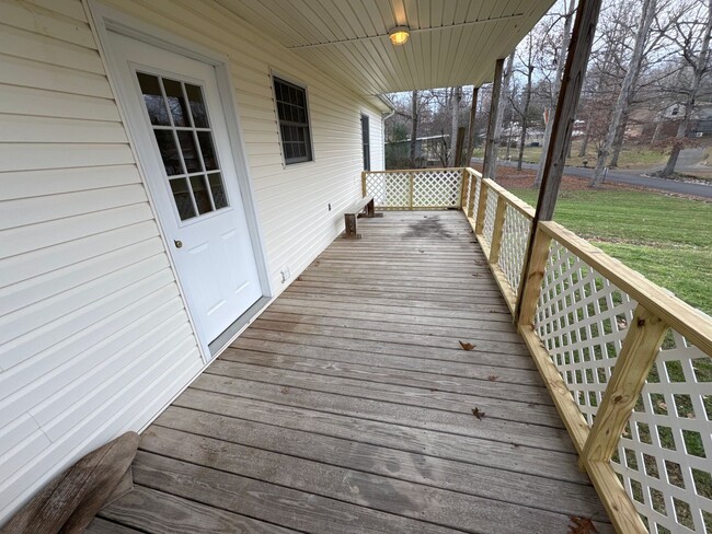 Building Photo - House in Grand Rivers