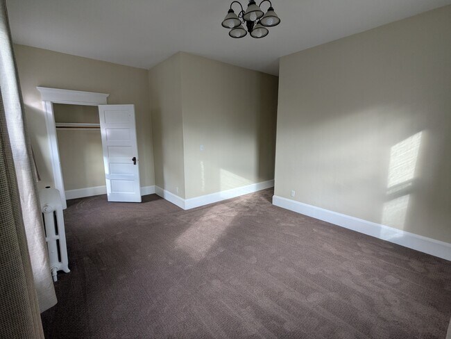 Living Room - 1435 SW Harrison St