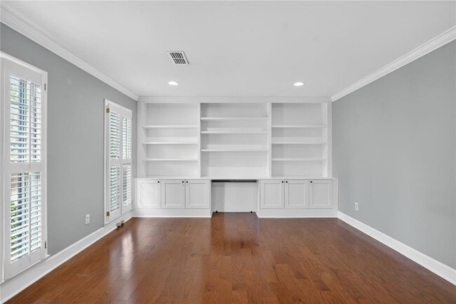 Building Photo - 5340 Tally Green Dr