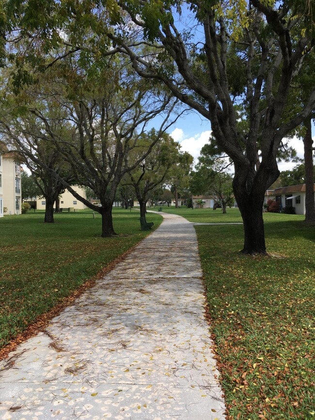 Building Photo - 3123 SW Natura Ave