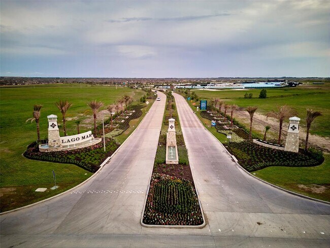 Building Photo - 12629 Pirate Bend Dr