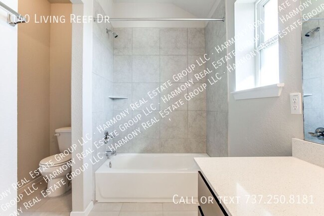Building Photo - 140 Living Reef Dr