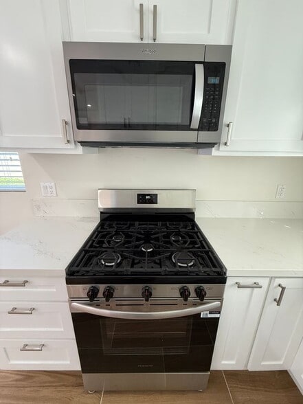 Building Photo - 4524 W 133rd St