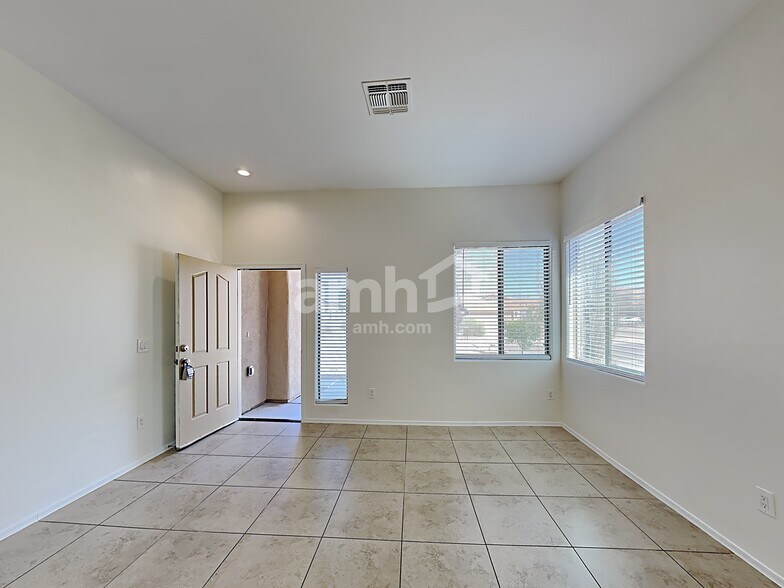 Building Photo - 350 E Calle Nacrita