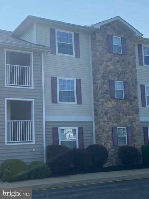 Building Photo - 1880 Congressional Village Dr