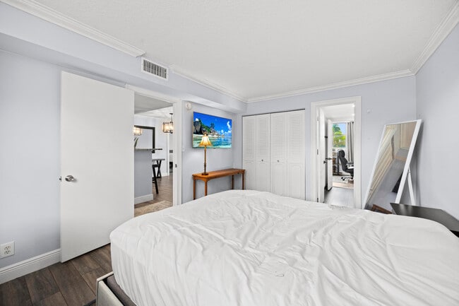 Building Photo - 5301 NW 2nd Ave