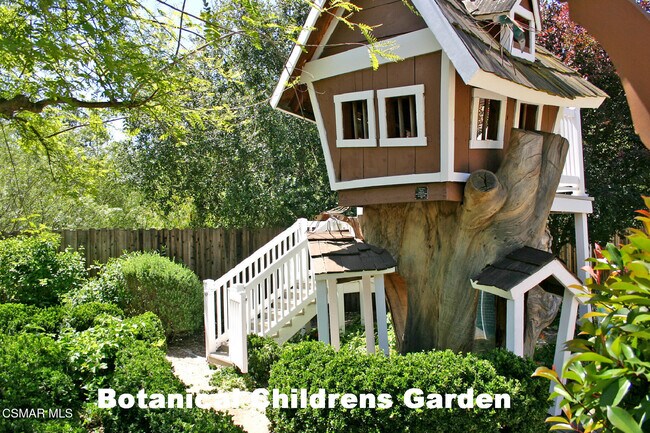 Building Photo - 724 Zinnia Ct