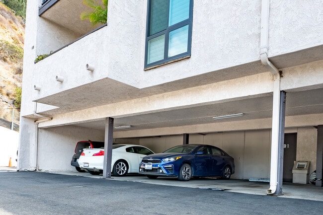 Building Photo - 6780 Friars Rd