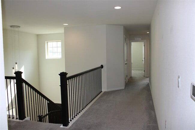 Building Photo - 13902 Ilex Dr