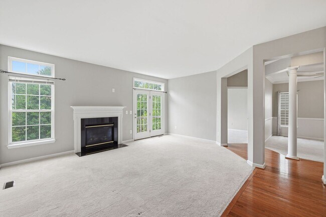 Building Photo - Experience the perfect blend of comfort, style, and functionality in this beautifully designed fo...