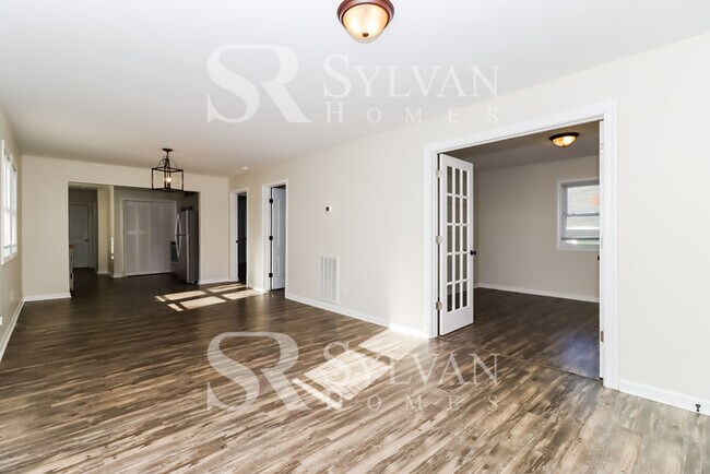 Building Photo - Lease today! No extra charge for contentment and relaxation!