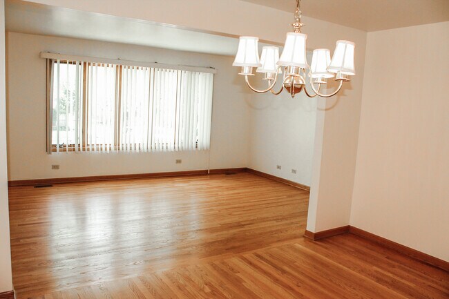Building Photo - 2626 73rd Ave
