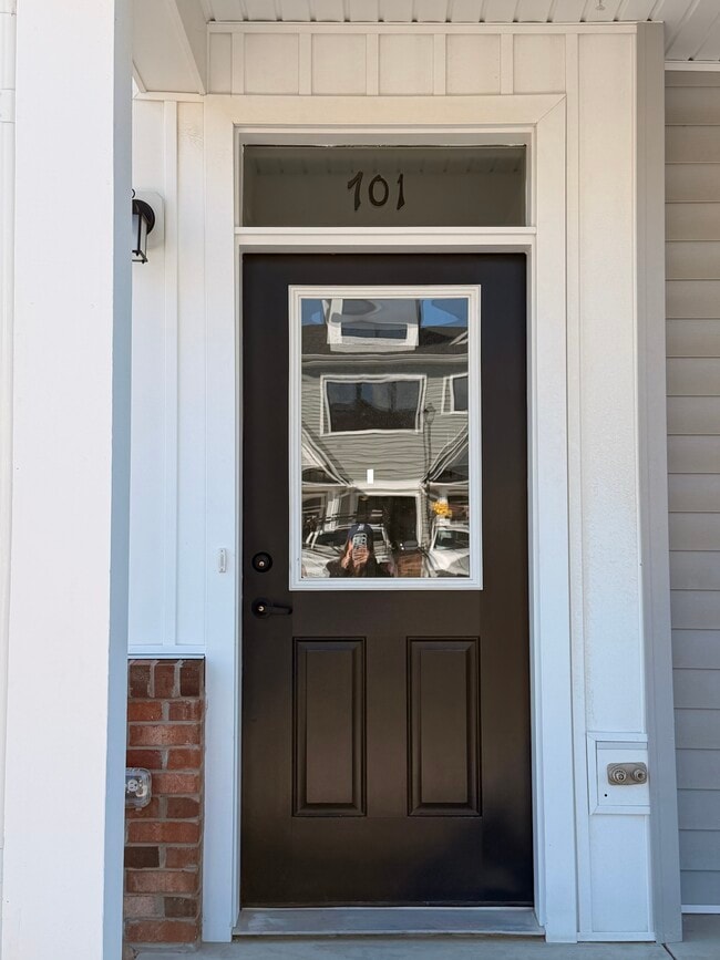 Building Photo - 1145 Savannah Rd