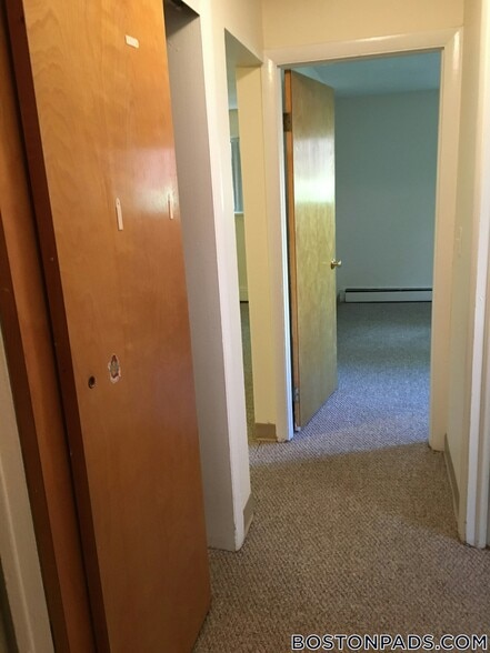 Building Photo - 8 R Riverside St