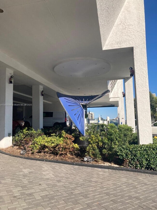 Building Photo - 555 NE 15th St