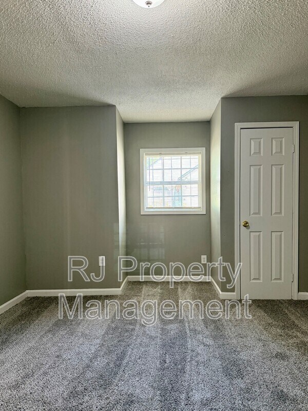 Building Photo - 3397 Farmville Rd