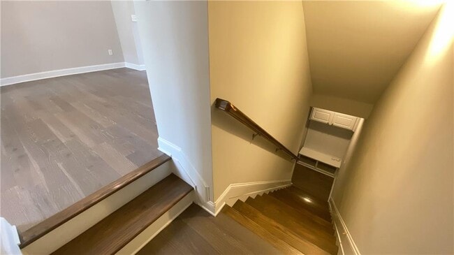 Building Photo - 4426 Kerrington Ave