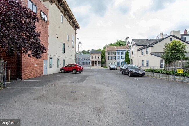 Building Photo - 71 S Main St