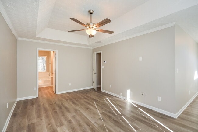 Building Photo - 5621 Winchester Pl