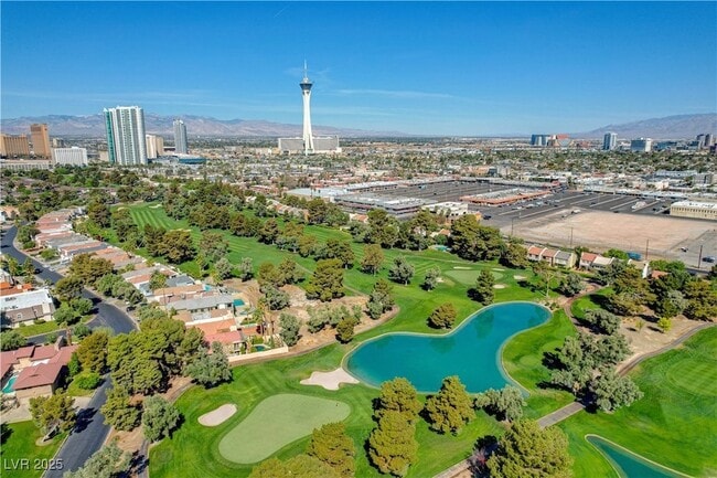 Building Photo - 945 Vegas Valley Dr