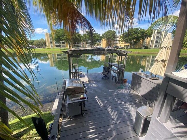 Building Photo - 7010 SW 144th Pl