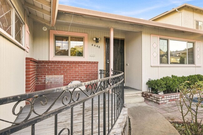 Building Photo - 4448 Irvington Ave