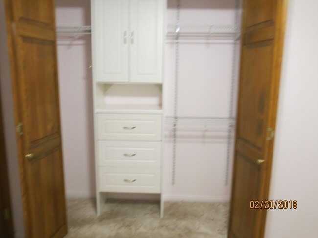 Building Photo - 4 bed, 2 bath, 2 car garage . Boulder City