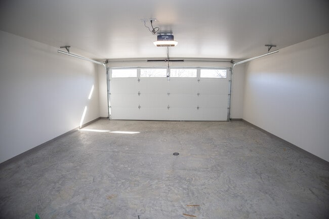 Building Photo - 834 El Dorado Dr