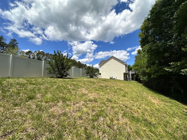 Building Photo - Exclusively Offered By Muse Realty Rentals...