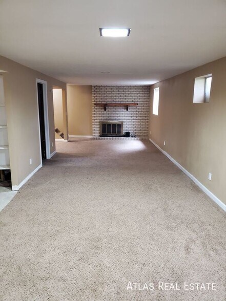 Building Photo - 2252 S Memphis St