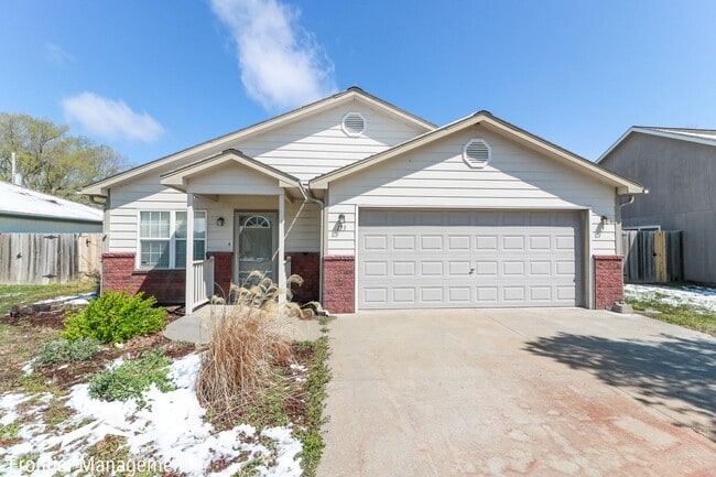 Primary Photo - Recently Renovated Single-Family Home with...