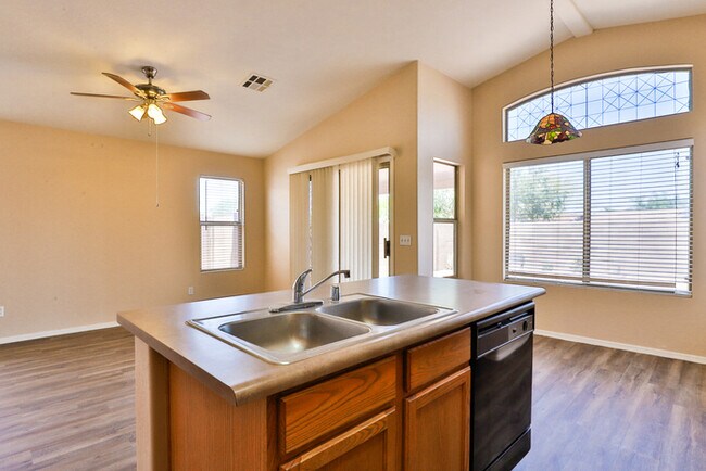 Building Photo - 14919 N 149th Dr