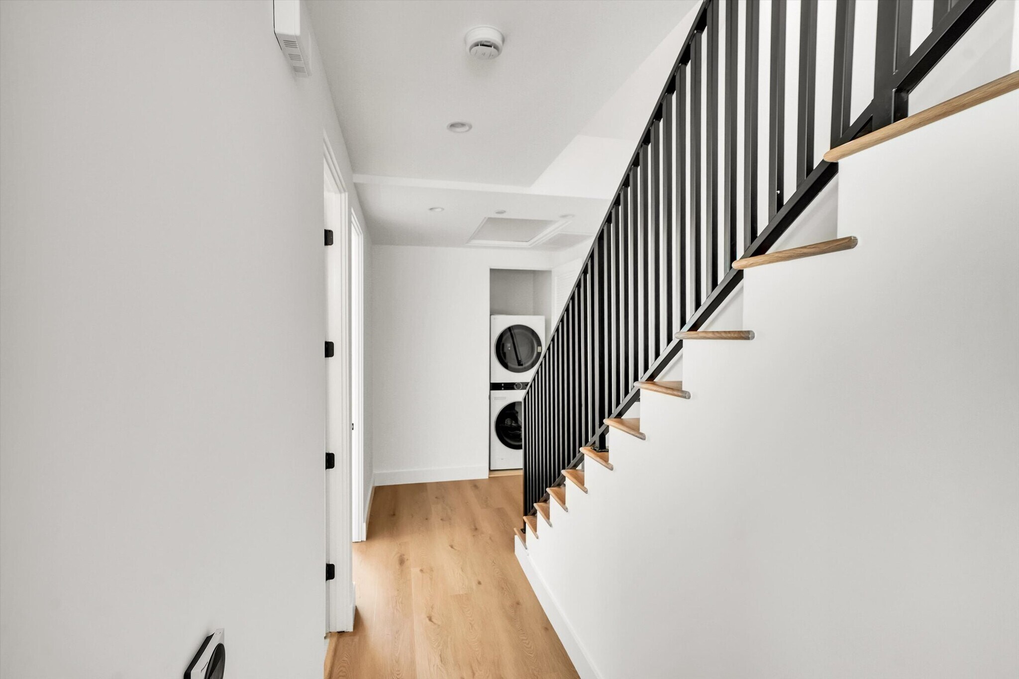 Building Photo - 5024 Cahuenga Blvd