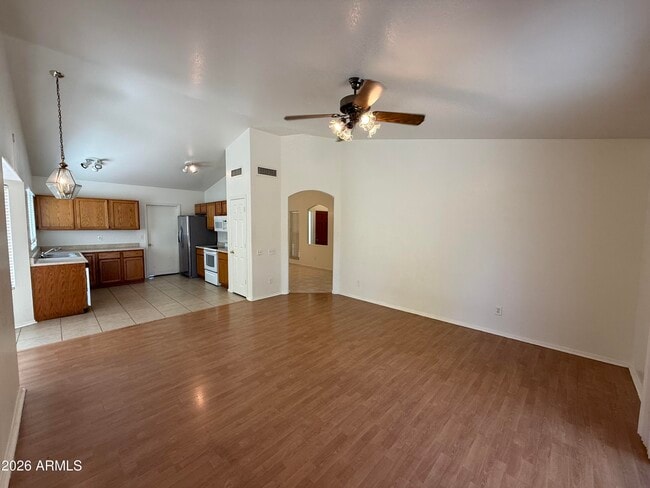 Building Photo - 505 W Sereno Dr