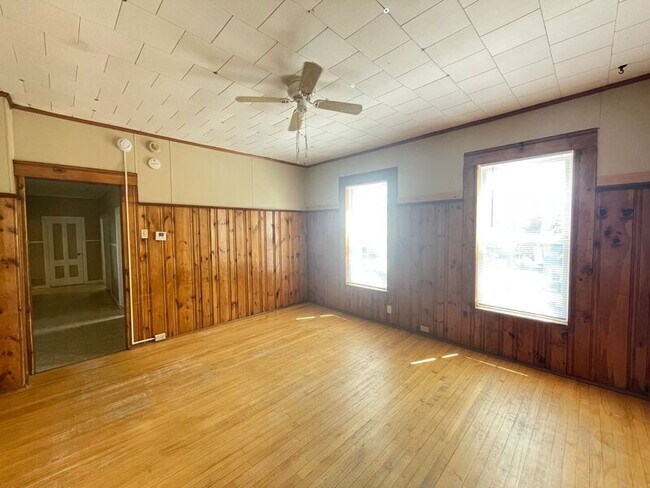 Building Photo - 121 Cypress St