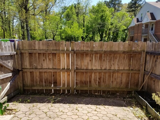 Building Photo - 2 Bed 2 Bath Condo