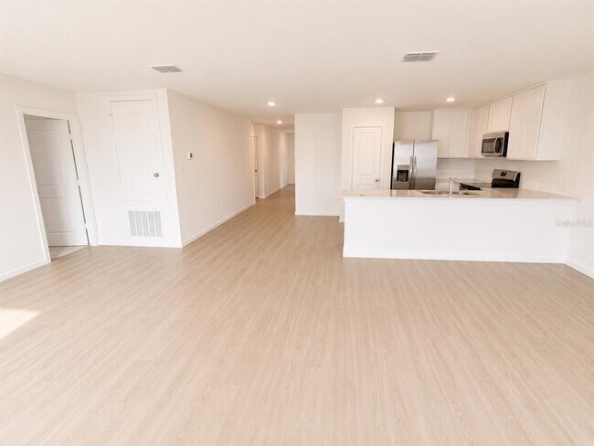 Building Photo - 3171 Totem Rd