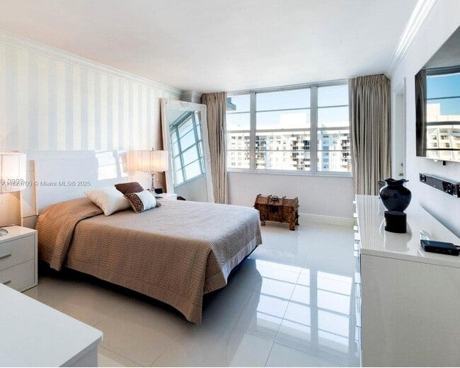 Building Photo - 18071 Biscayne Blvd