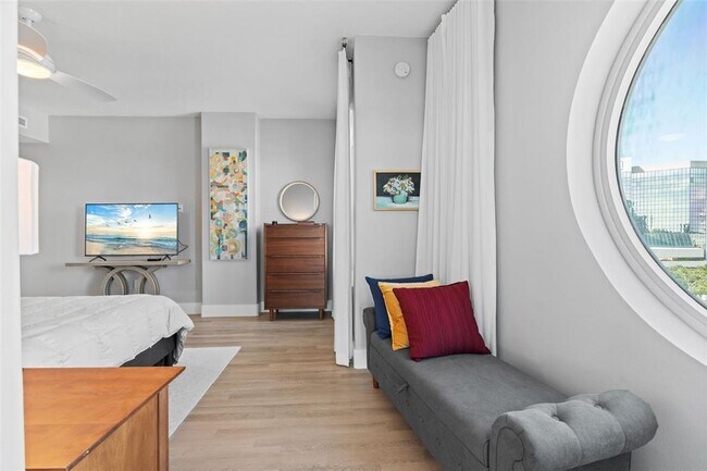 Building Photo - 1771 Ringling Blvd