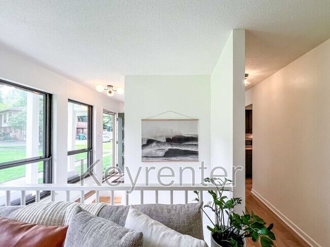 Building Photo - 9208 Moreno Ln