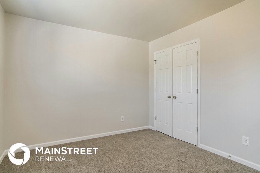 Building Photo - 398 Water Oak Dr